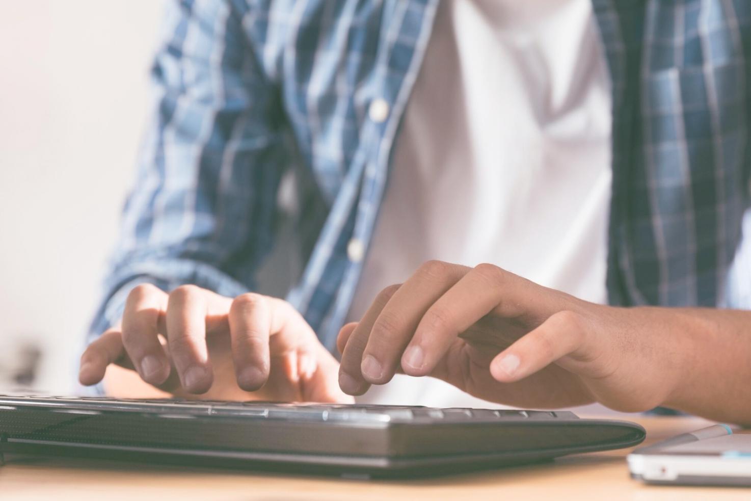 Analisis data investasi dan indikator pasar saham Indonesia